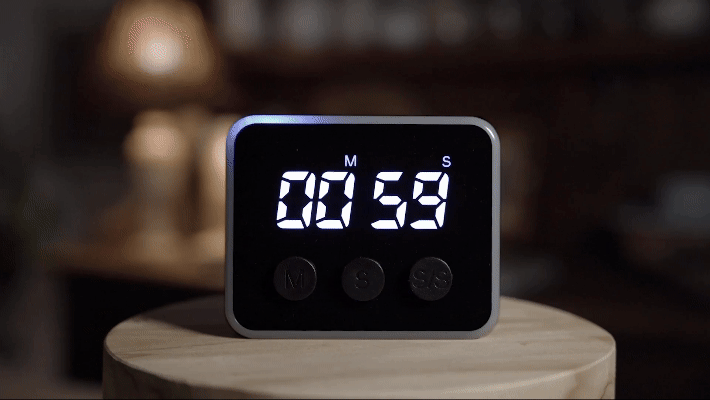 Timelapse of the Looptimer light band traveling around the face